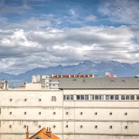 The Climbing - Caserne De Bonne *
